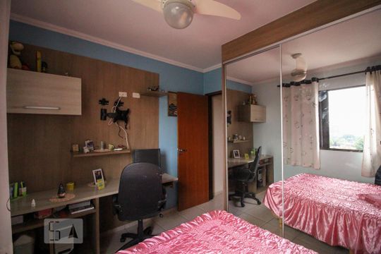 Quarto 1 de casa à venda com 4 quartos, 280m² em Vila Arcádia, São Paulo