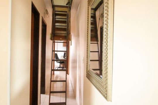 Corredor de casa para alugar com 4 quartos, 280m² em Vila Arcádia, São Paulo