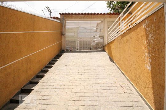 Garagem de casa para alugar com 4 quartos, 280m² em Vila Arcádia, São Paulo