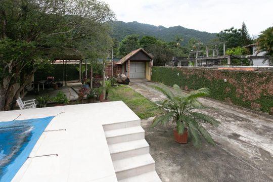 Quintal de casa à venda com 3 quartos, 732m² em Vargem Pequena, Rio de Janeiro