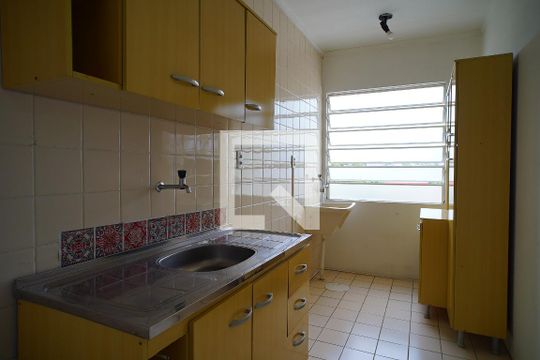 Cozinha de apartamento à venda com 2 quartos, 63m² em Sarandi, Porto Alegre