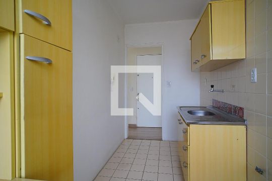 Cozinha de apartamento à venda com 2 quartos, 63m² em Sarandi, Porto Alegre