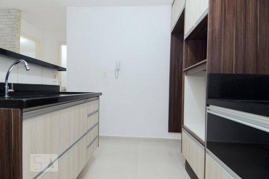 Cozinha de apartamento para alugar com 2 quartos, 41m² em Água Chata, Guarulhos