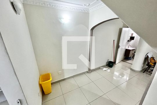 Corredor de casa para alugar com 5 quartos, 200m² em Jardim São Paulo(zona Norte), São Paulo