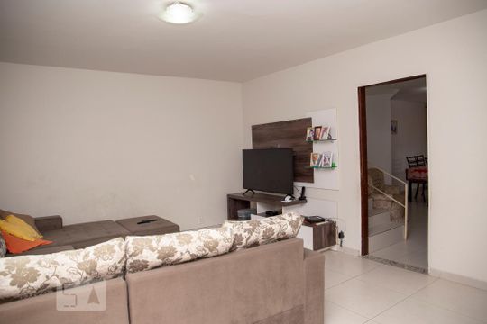 Casa à venda com 6 quartos, 370m² em Centro, Diadema