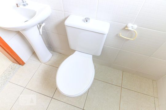 Banheiro de casa para alugar com 1 quarto, 40m² em Jardim Madureira, São José dos Campos