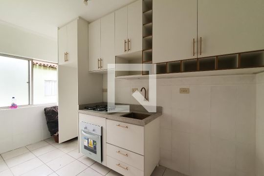 Cozinha e Área de Serviço de apartamento para alugar com 2 quartos, 40m² em Vila Jerusalem, São Bernardo do Campo