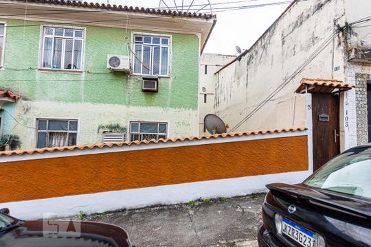 Fachada de casa à venda com 3 quartos, 140m² em Fonseca, Niterói
