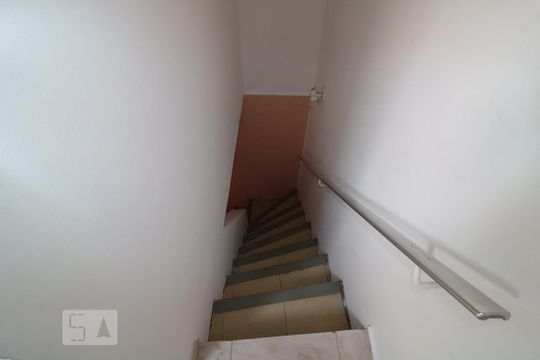 Esacad de acesso a Edicula de casa à venda com 2 quartos, 126m² em Penha de França, São Paulo