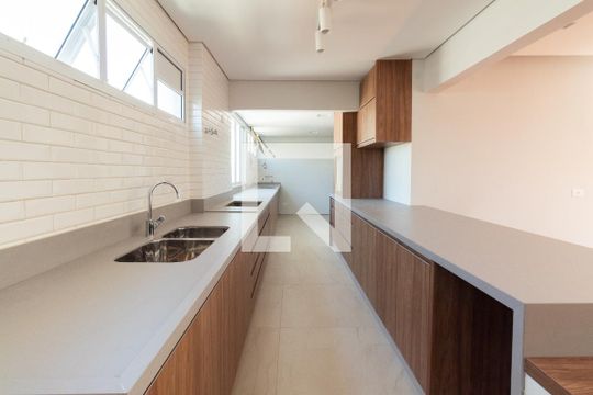 Cozinha de apartamento à venda com 2 quartos, 140m² em Cerqueira César, São Paulo