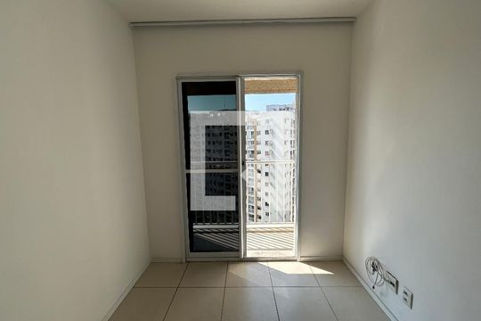 Sala de apartamento para alugar com 2 quartos, 52m² em Del Castilho, Rio de Janeiro