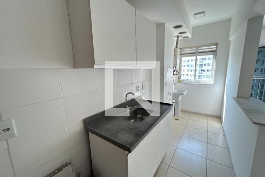Cozinha de apartamento para alugar com 2 quartos, 52m² em Del Castilho, Rio de Janeiro