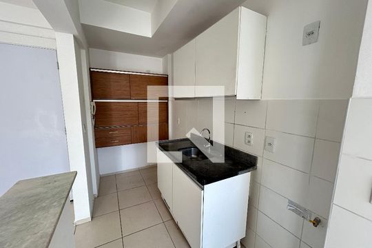 Cozinha de apartamento para alugar com 2 quartos, 52m² em Del Castilho, Rio de Janeiro
