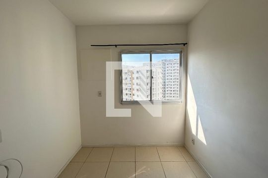 Suíte de apartamento para alugar com 2 quartos, 52m² em Del Castilho, Rio de Janeiro