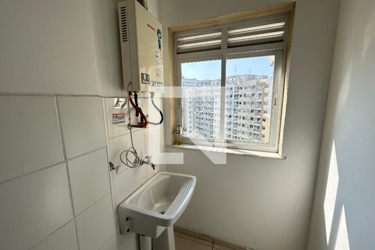 Área de Serviço de apartamento para alugar com 2 quartos, 52m² em Del Castilho, Rio de Janeiro