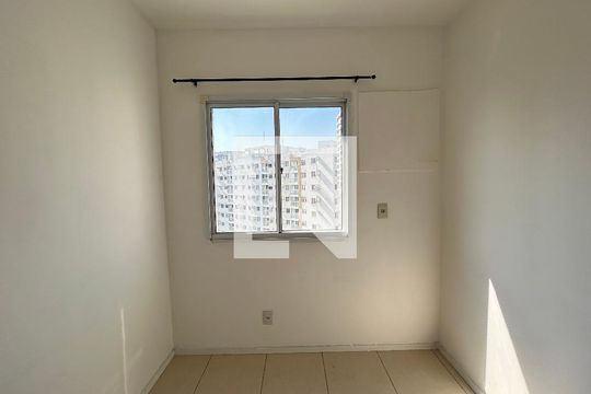 Quarto de apartamento para alugar com 2 quartos, 52m² em Del Castilho, Rio de Janeiro