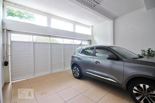 Garagem de casa à venda com 5 quartos, 280m² em Santa Terezinha, São Bernardo do Campo