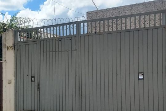 Fachada de casa à venda com 1 quarto, 25m² em Vila Dionisia, São Paulo