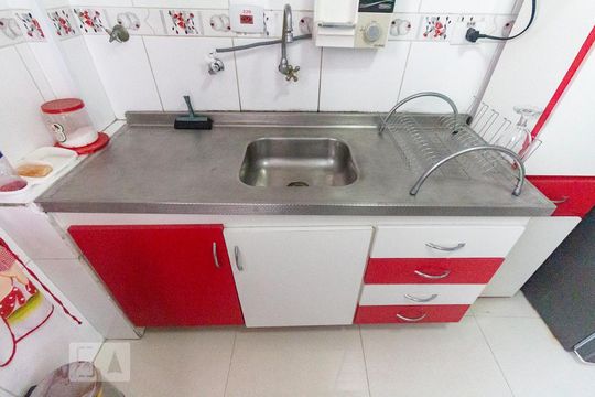 Cozinha de apartamento para alugar com 1 quarto, 50m² em Vila Mariana, São Paulo