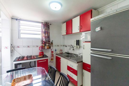 Cozinha de apartamento para alugar com 1 quarto, 50m² em Vila Mariana, São Paulo