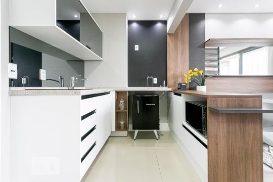 Cozinha de apartamento para alugar com 1 quarto, 36m² em Pinheiros, São Paulo