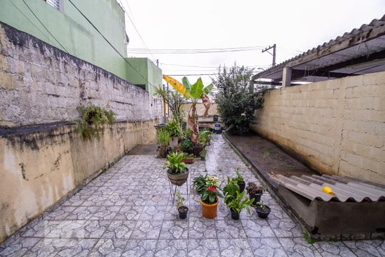 Quintal de casa à venda com 2 quartos, 160m² em Vila Celeste, São Paulo