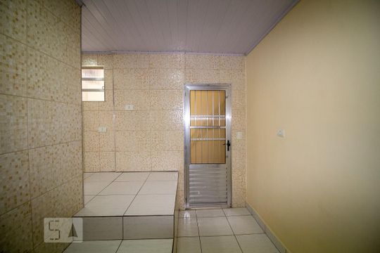 Cozinha de casa para alugar com 1 quarto, 35m² em Vila Celeste, São Paulo