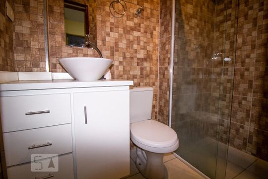 Banheiro de casa para alugar com 1 quarto, 35m² em Vila Celeste, São Paulo