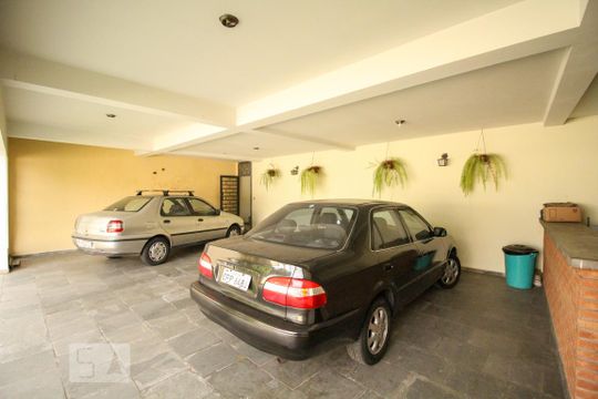 Garagem de casa à venda com 3 quartos, 261m² em Vila Fiat Lux, São Paulo