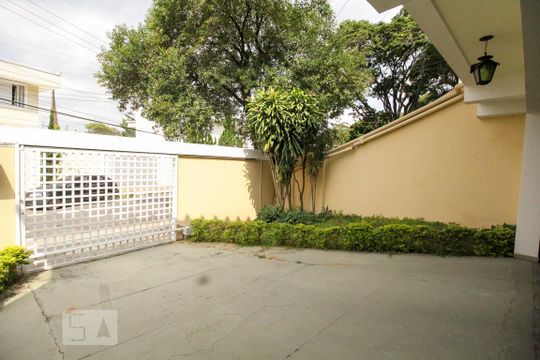 Garagem de casa à venda com 3 quartos, 261m² em Vila Fiat Lux, São Paulo