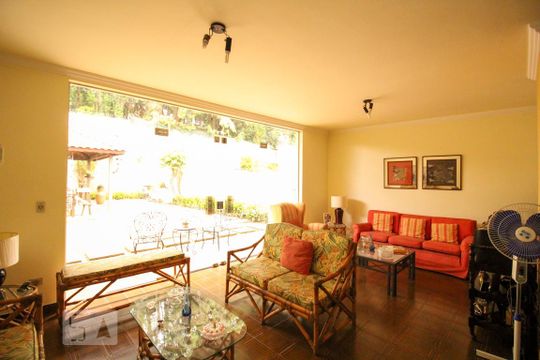 Sala de Estar de casa à venda com 3 quartos, 261m² em Vila Fiat Lux, São Paulo
