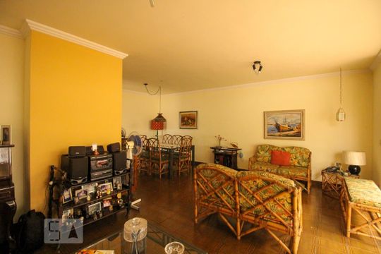 Sala de Estar de casa à venda com 3 quartos, 261m² em Vila Fiat Lux, São Paulo