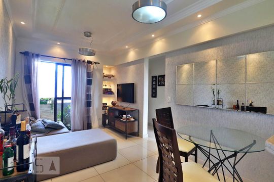 Sala de apartamento à venda com 2 quartos, 68m² em Vila Homero Thon, Santo André