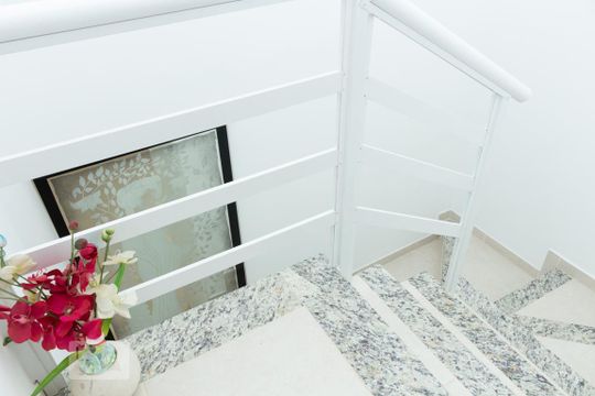 Detalhe da escada de casa para alugar com 2 quartos, 62m² em Campinho, Rio de Janeiro
