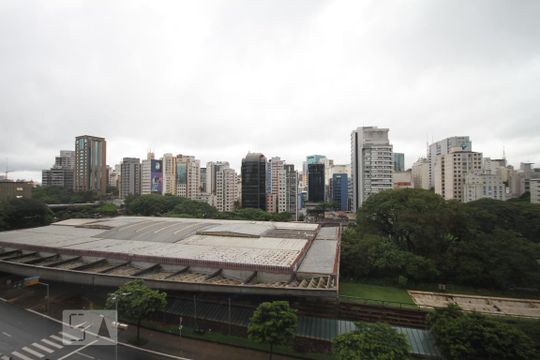 Vista de kitnet/studio para alugar com 1 quarto, 14m² em Liberdade, São Paulo