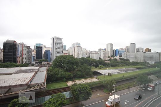 Vista de kitnet/studio para alugar com 1 quarto, 14m² em Liberdade, São Paulo