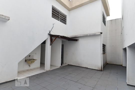 Área comum - Pátio de casa para alugar com 1 quarto, 40m² em Cidade Parque Alvorada, Guarulhos