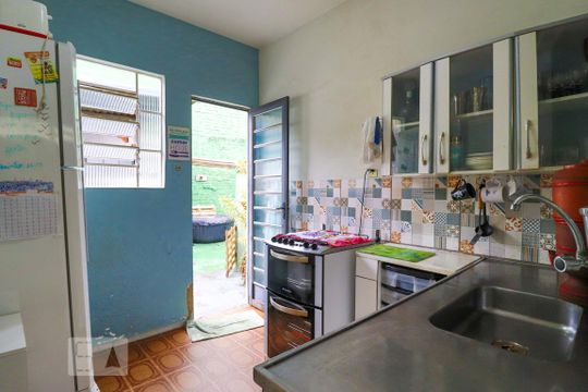 Cozinha de casa à venda com 3 quartos, 400m² em Concórdia, Belo Horizonte