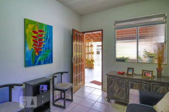 Sala de casa à venda com 3 quartos, 400m² em Concórdia, Belo Horizonte