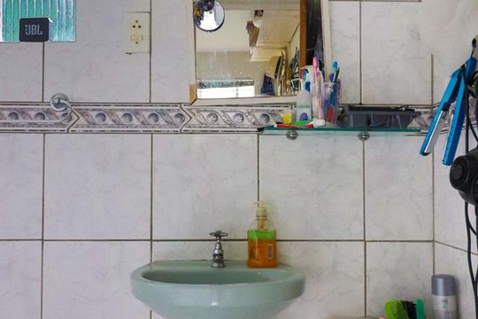 Banheiro Quarto Suíte 2 de casa à venda com 3 quartos, 400m² em Concórdia, Belo Horizonte