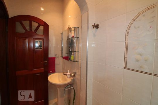 Lavabo de casa para alugar com 3 quartos, 240m² em Vila Carrão, São Paulo