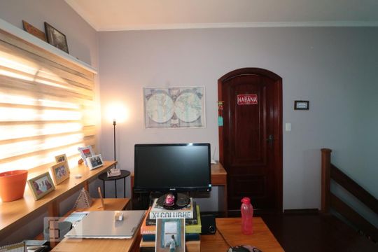 Escritorio de casa para alugar com 3 quartos, 240m² em Vila Carrão, São Paulo