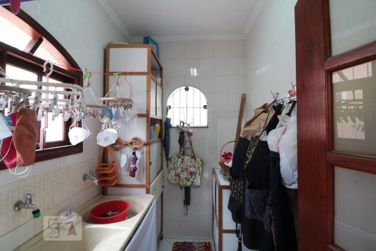 Area de Serviço de casa para alugar com 3 quartos, 240m² em Vila Carrão, São Paulo