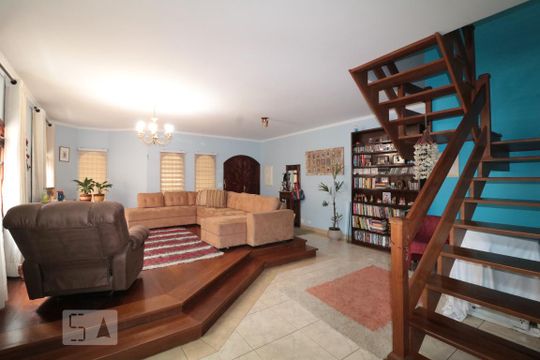 Casa para alugar com 3 quartos, 240m² em Vila Carrão, São Paulo