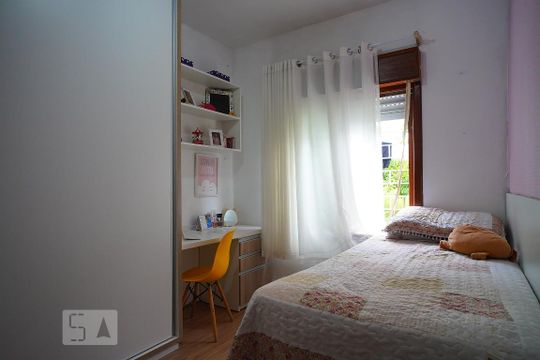 Quarto 1 de casa para alugar com 3 quartos, 187m² em Sarandi, Porto Alegre