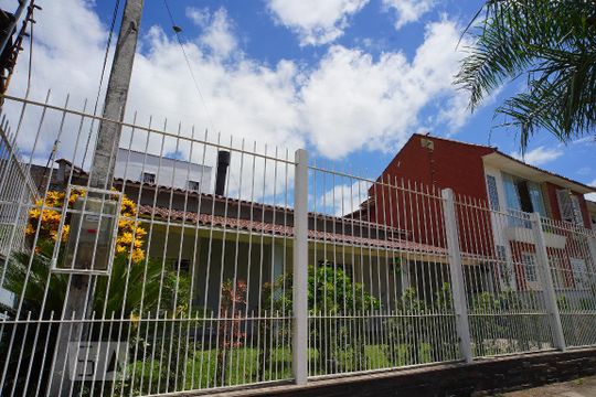 Fachada da Casa de casa para alugar com 3 quartos, 187m² em Sarandi, Porto Alegre