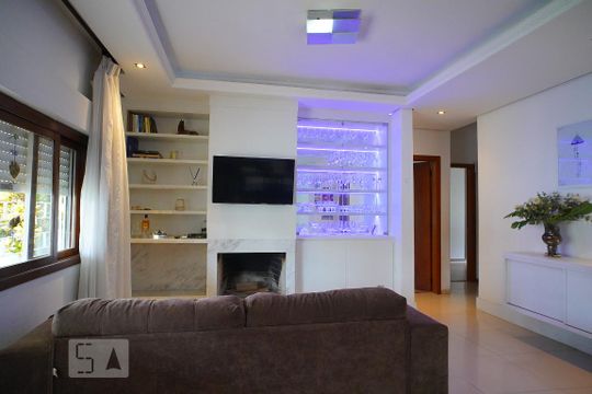 Sala de casa para alugar com 3 quartos, 187m² em Sarandi, Porto Alegre