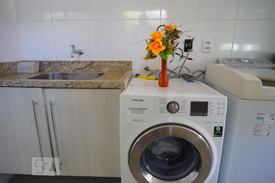 Lavanderia de casa para alugar com 3 quartos, 187m² em Sarandi, Porto Alegre