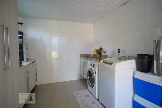 Lavanderia de casa para alugar com 3 quartos, 187m² em Sarandi, Porto Alegre
