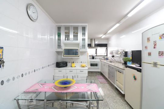 Cozinha de apartamento à venda com 4 quartos, 185m² em Vila Regente Feijó, São Paulo